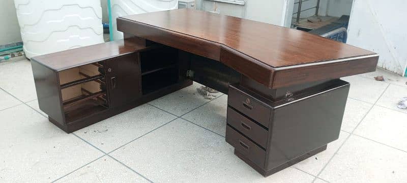 office table embassy auctiond for sale 3