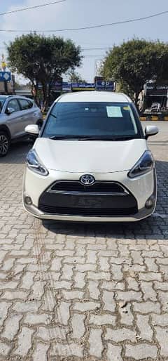 Toyota SIENTA X