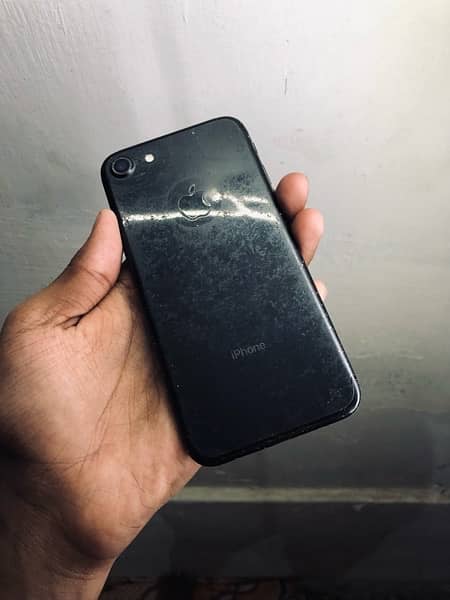 Iphone 7 pta approve 128gb with box black color Mint condition urgent 1