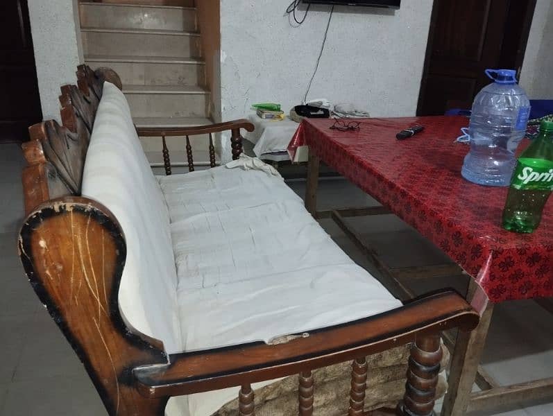 dinning table 2 bed 1 sofa 3 seater original diyal lakri 4