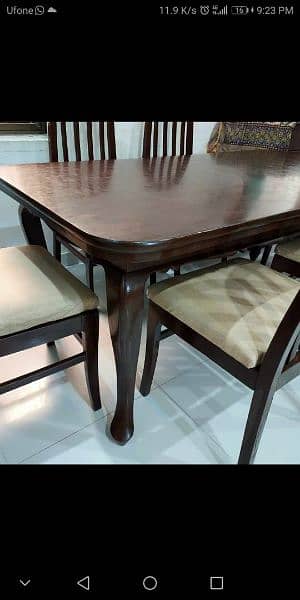 dinning table urgent sale 6 chair 2