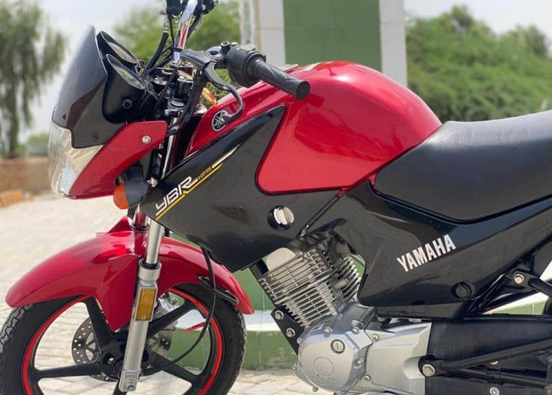 yamaha ybr 2020 model red colour  10/10 condition not a single fault 2