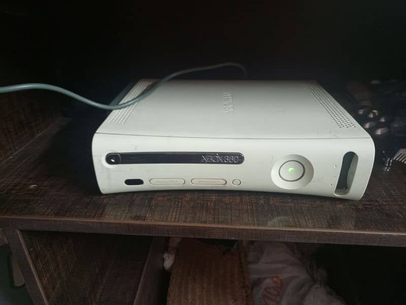Xbox 360 with all accessories 13