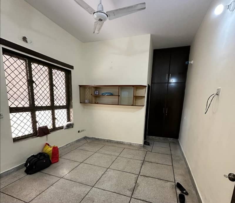 House For Grabs In 10 Marla Marghzar Officers Colony 12