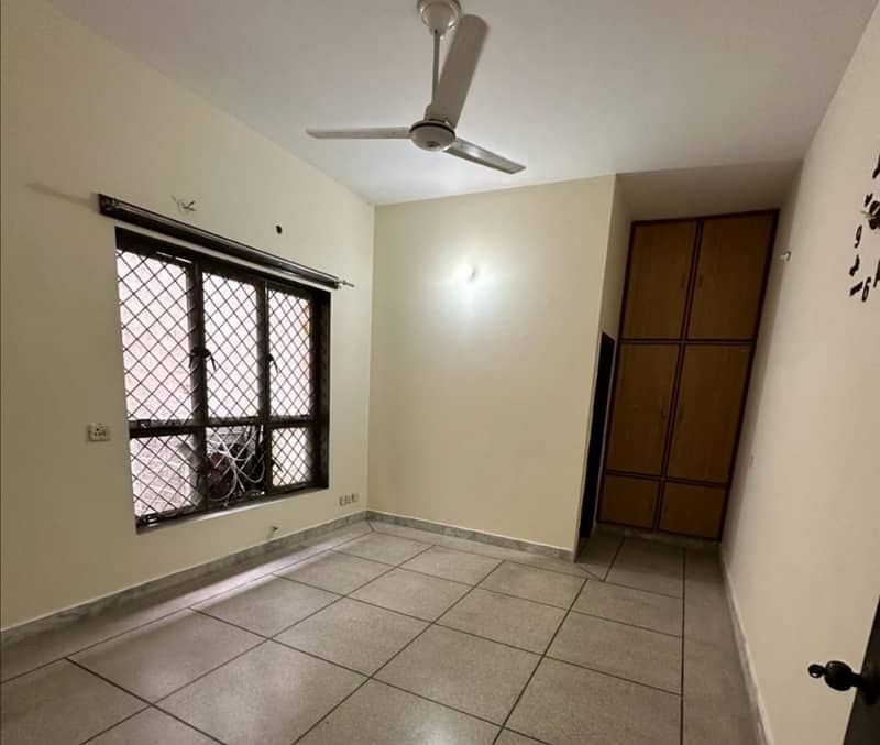 House For Grabs In 10 Marla Marghzar Officers Colony 21