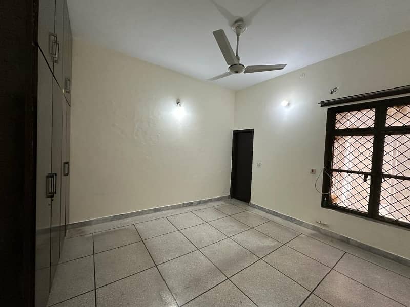 House For Grabs In 10 Marla Marghzar Officers Colony 28