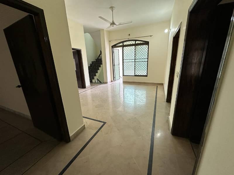 House For Grabs In 10 Marla Marghzar Officers Colony 31