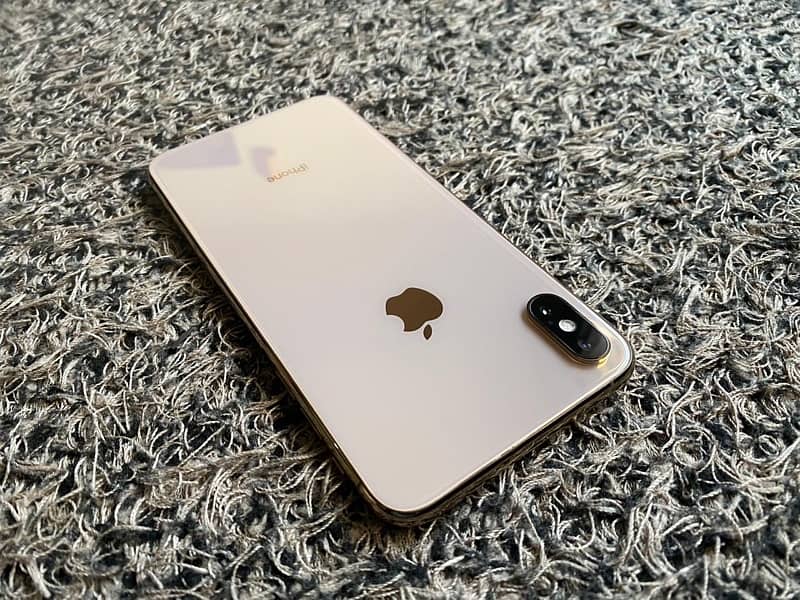 JUST LIKE NEW iPhone XS Max 256gb Gold Non PTA E-Sim Time Available 3