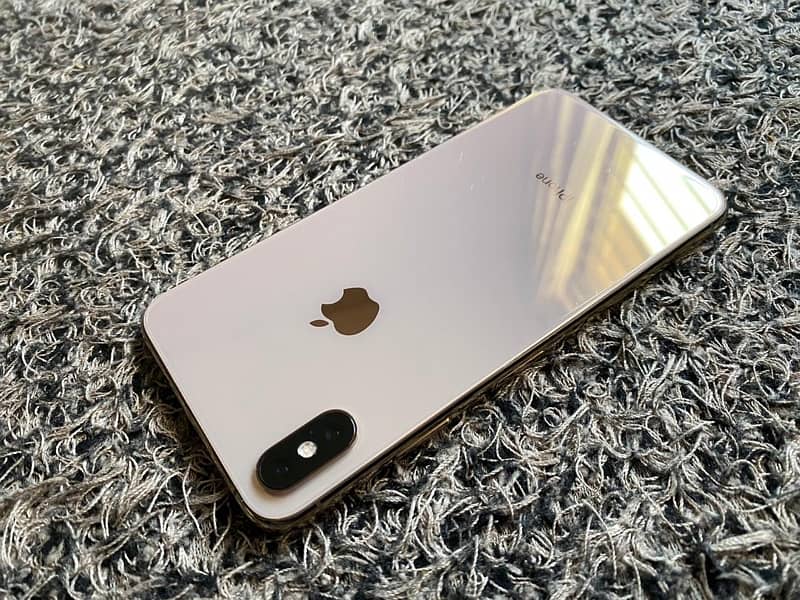 JUST LIKE NEW iPhone XS Max 256gb Gold Non PTA E-Sim Time Available 0