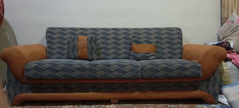 5 seater sofa set for sale. 9/10 condition 0