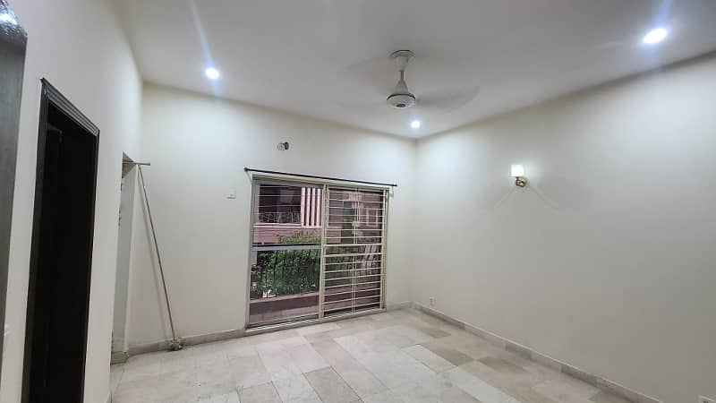 Bchlours 3 Marla ground floor portion available for rent 0