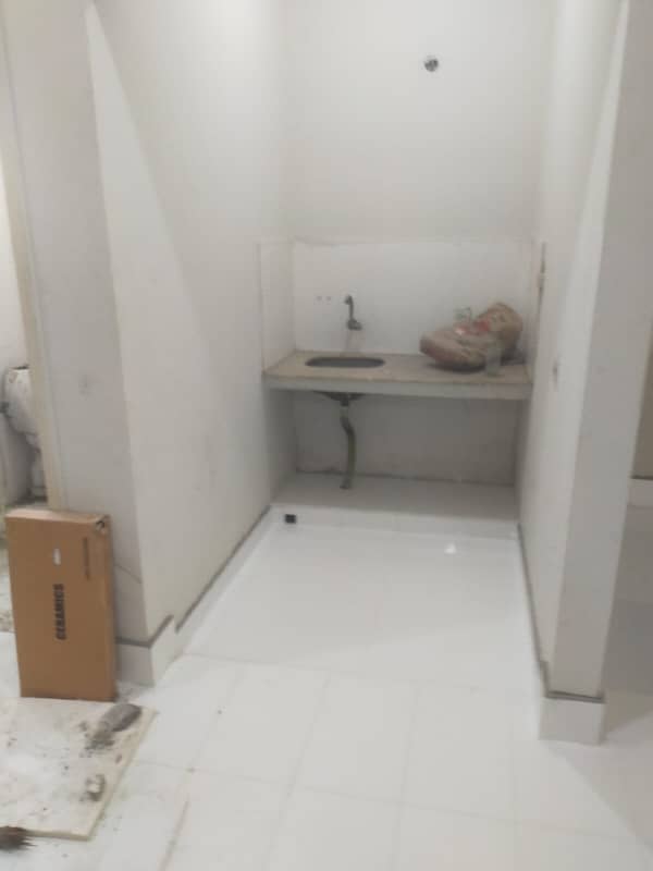 1350 Square Feet Office For Rent In Rs. 85000 Only 4