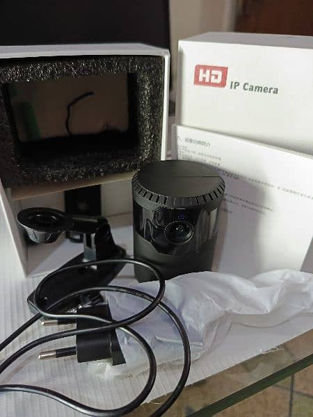 HD IP CAMERA WITH BATTERY AND REVOLVING FEATURE 2