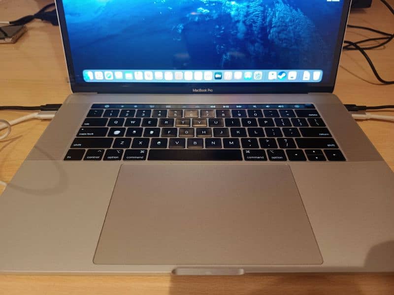 A Macbook Pro 2019 i9 8