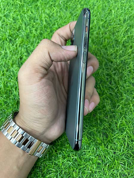 IPHONE 11 PRO 256 GB PTA APPROVED 2