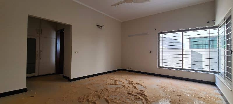 DHA phase 5 kanal house for sale 11