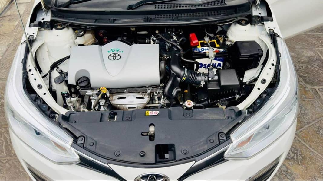 Toyota Yaris ATIV X CVT1.5 Bumper To Bumper genuine 7