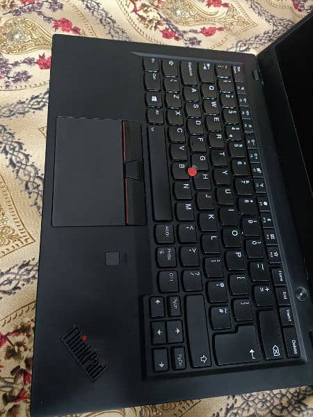 Lenovo X1 Carbon in Excellent condition 2