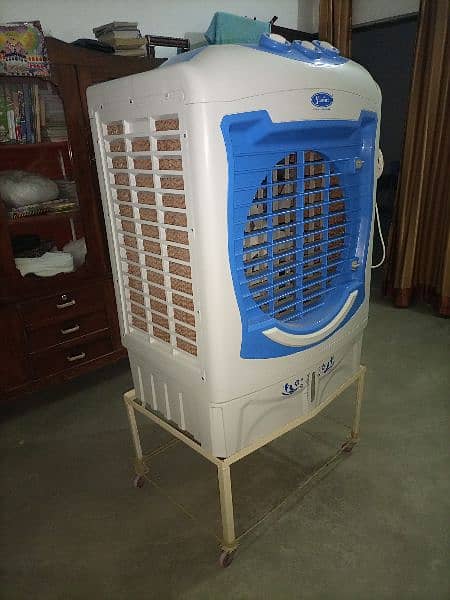 For sell final 21000 with stand. contact 03200215837 1