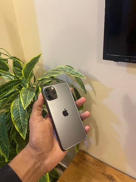 Just Like New iPhone 11 Pro non PTA 2