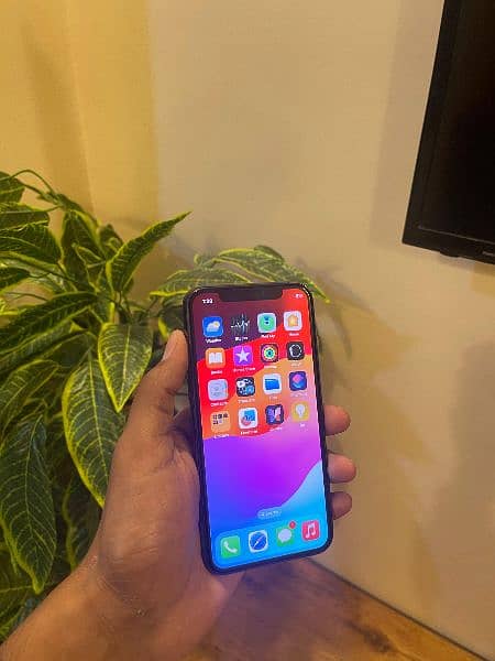 Just Like New iPhone 11 Pro non PTA 3