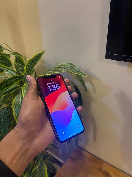 Just Like New iPhone 11 Pro non PTA 8