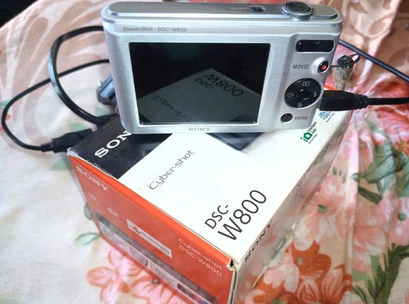 Cyber-shot DSC-W800 Digital Camera 0