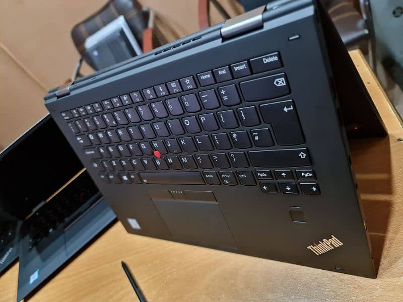Lenovo ThinkPad X1 Yoga 2in1 Core-i7 8th Gen Laptop 1
