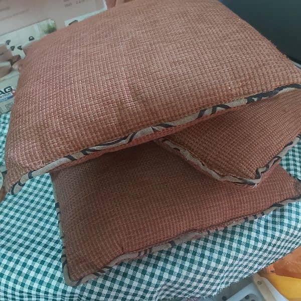4 cushions for sale. 2
