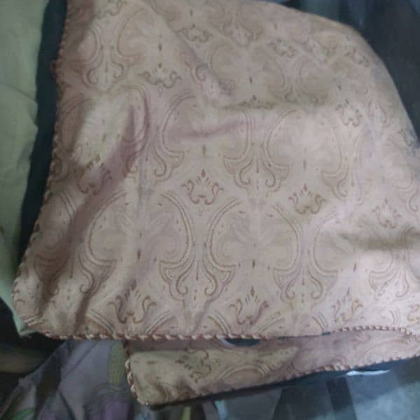 6 big size cushion for sale only in 1000rs 0