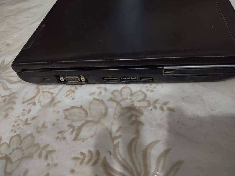 Fujitsu lifebook 5 series, 4 gb ram 250gb hard (without battery) 3