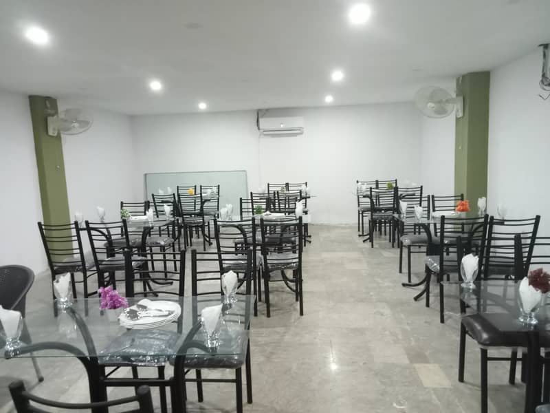 Dining /32 Seater/8 Glass Table /32 Iron Chairs /restaurants Furniture 2