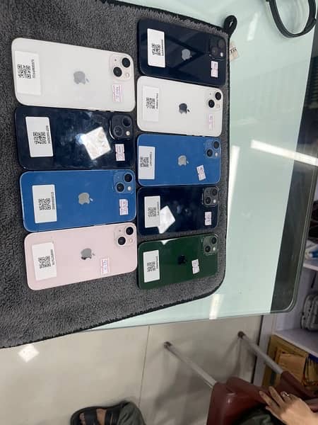 i phone 13 , Water Pack , 128 Gb , Factory Unlocked Limited Stock 1