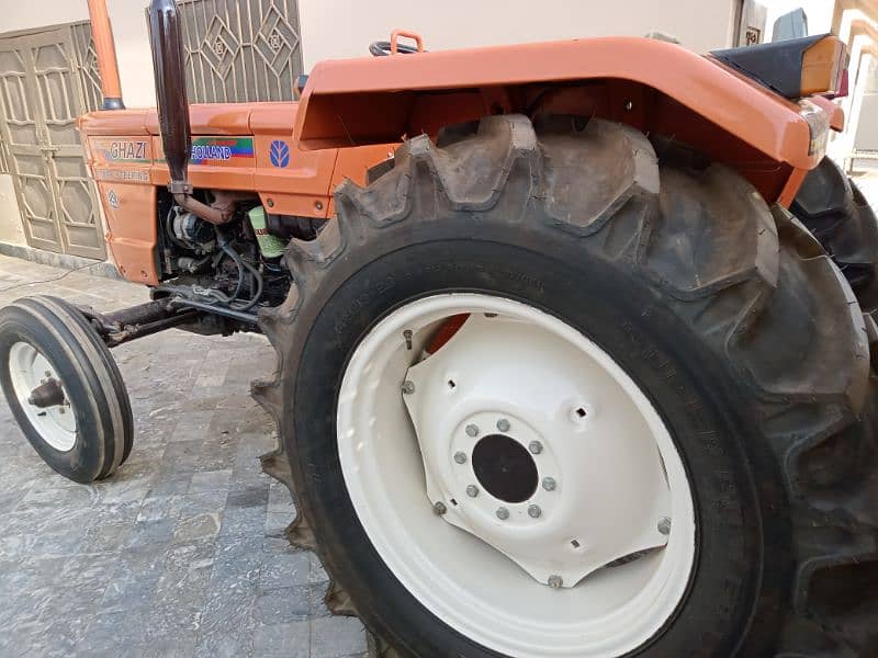 Model 2022 totally Genuine condition 15 any pass tractor  New tayir 5