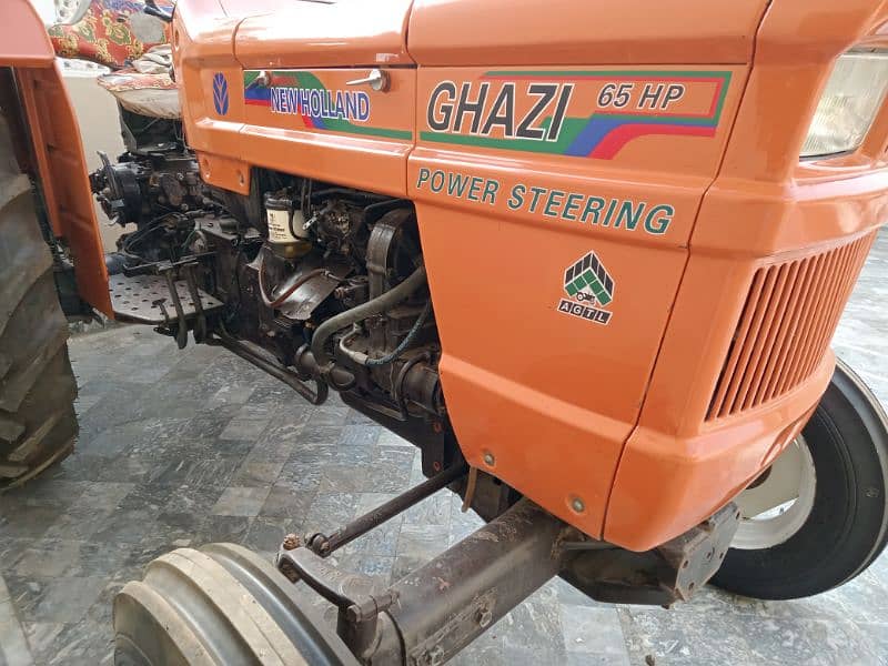 Model 2022 totally Genuine condition 15 any pass tractor  New tayir 12