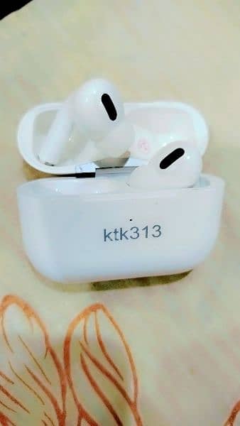 Apple New Air pods 1