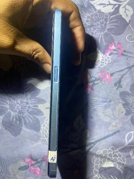 OnePlus N20 SE

6/128
10/9 condition 3