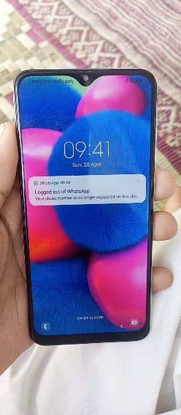 samsung a30s 4/128 with box and charge only fingr not wark aftr update 1