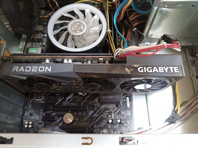 gigabyte core i5 9th gen gaming pc with rx 6600xt graphic card 4