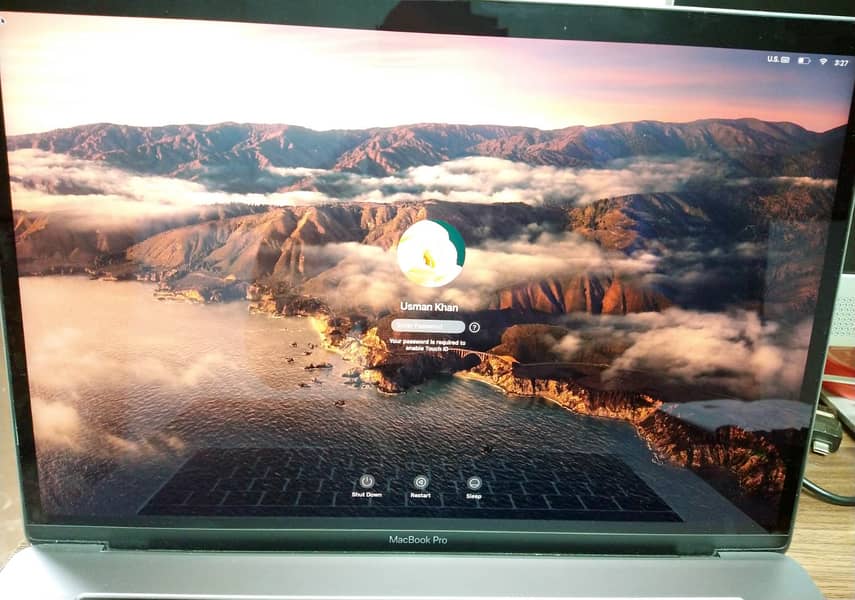 Apple MacBook Pro 2017 - Model A1707 - For Sale 4
