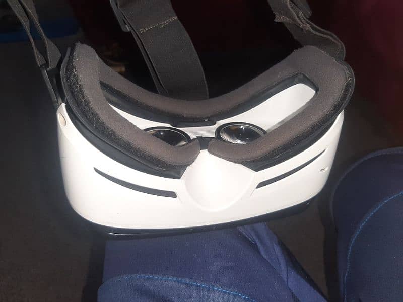 Samsung Gear VR powered by oculus 4