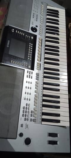 Yamaha PSR S 910 Professional Piano keyboard