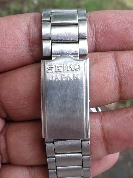 Seiko 5 automatic blue Dial and Lineage by Casio Titanium read add 7