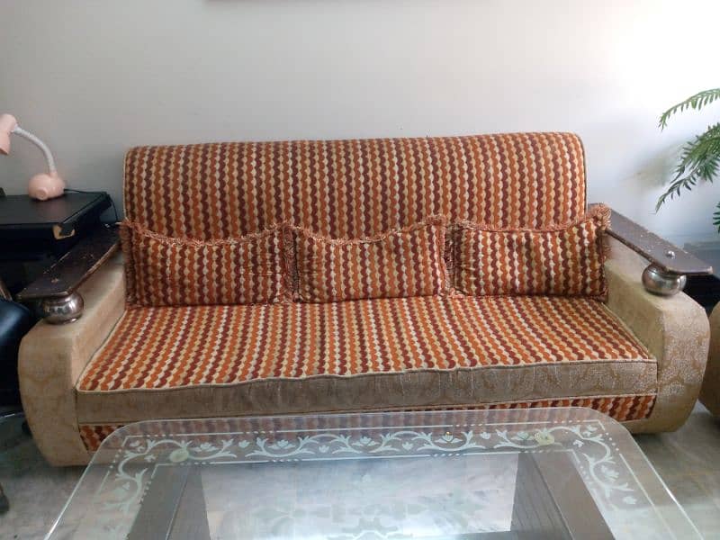 comfortable and good condition sofa for sale 0