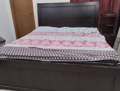 Bed set with side tables and dressing