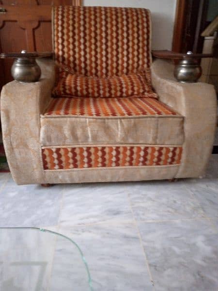 comfortable and good condition sofa for sale 1