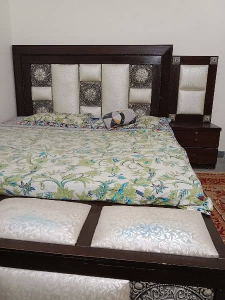 king size bed with dressing and show case 0