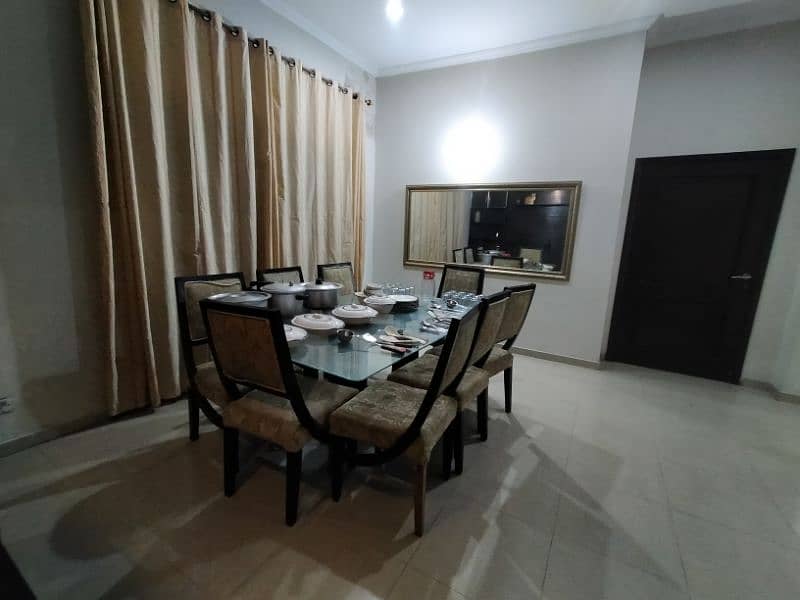 DHA fully Furnished independent villa short term it's per day rent 0