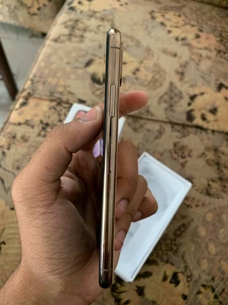 iphone xs 64 gb non pta with box 2