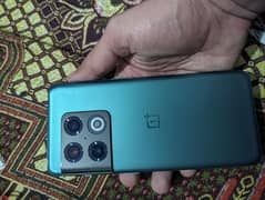 Selling OnePlus 10 pro 5g with charger